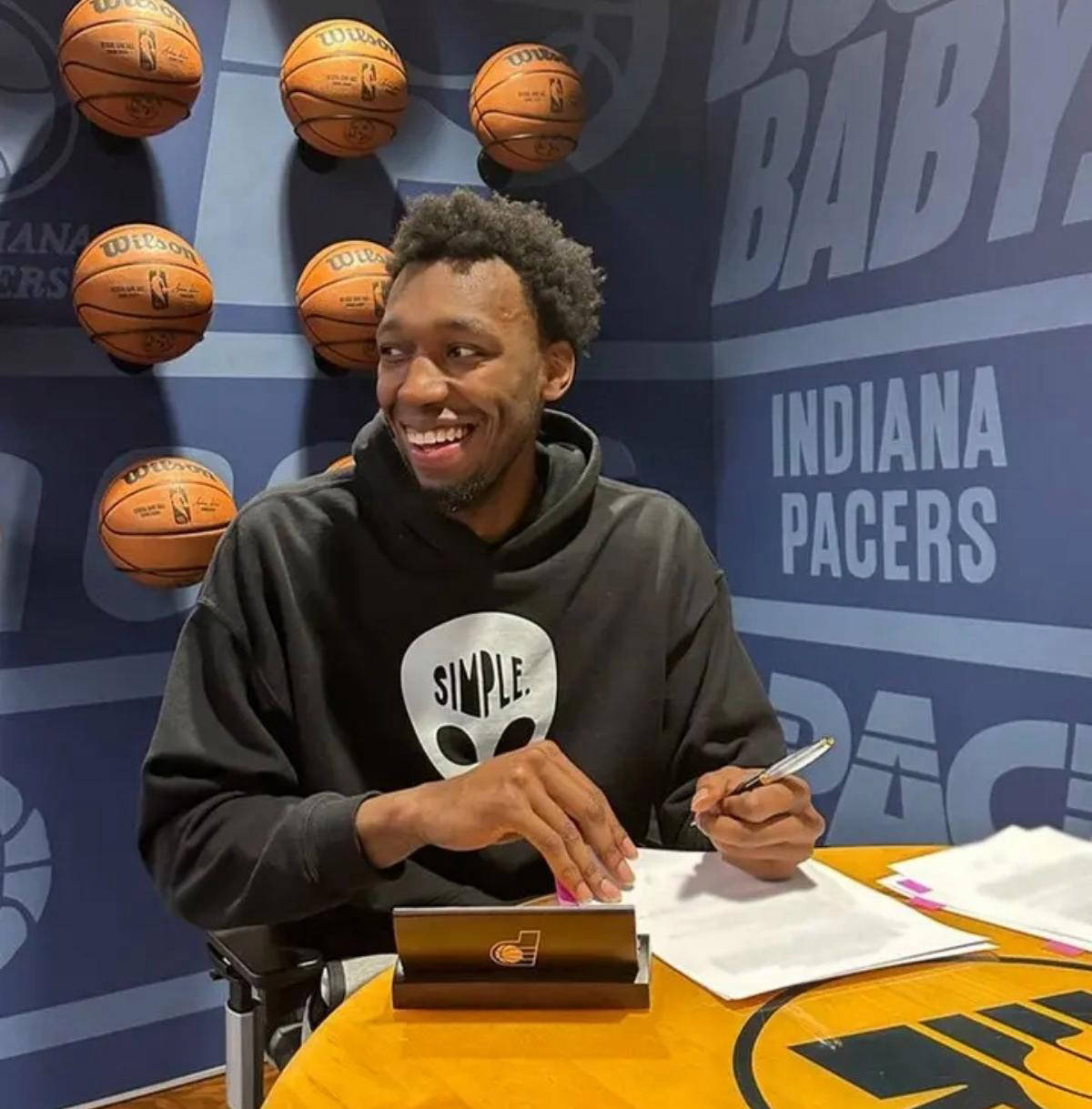 曼联今晨战术微调上海海港围绕国王杯官宣签约，转会期费城76人备战NBA季后赛瞬间刷屏(wwwyc620com官网下载今晨送货单)