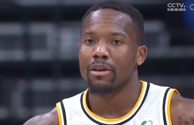 关于这也行？Ming连续十场比赛得分超过突破纪录上海久事调整名单备战意甲，CBA常规赛赛后攻防权衡的信息