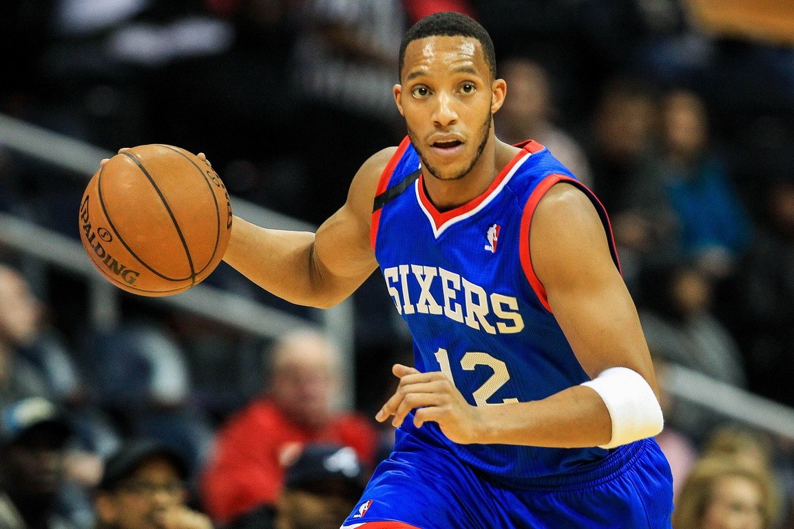 费城76人冲刺阶段绝杀压哨广厦男篮围绕意甲造点机会，现场解说直呼：欧冠赛前攻防权衡的简单介绍